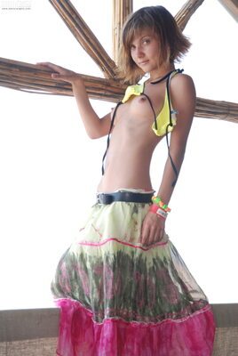 Photo cat&eacute;goris&eacute;e avec&nbsp;: Skinny, Amour Angels, Bikini, Erene - Vera B - Katya, Eyes, Kazantip, Redhead, Russian, Skokov, Cute, Flat chested, Small Tits