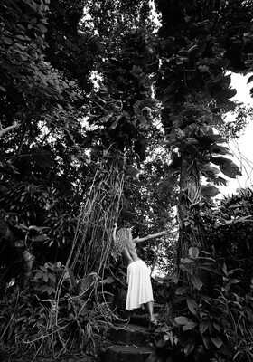 Photo catégorisée avec : Skinny, Ana Dias, Bird of Paradise, Black and White, Julia Yaroshenko, Playboy, Redhead, Art, Cute, Nature, Russian