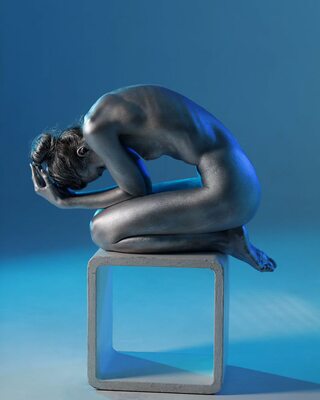 Photo catégorisée avec : Skinny, Anastasia Grinenko, Brunette, Feet, Igor Kuprianow, Legs, Art, Body painting