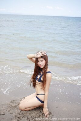 Photo catégorisée avec : Skinny, Asian, Beach, Bikini