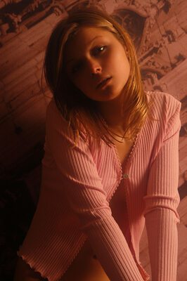 Photo catégorisée avec : Skinny, Atlantis, Brunette, Cassandra A, MET Art, Cute, Eyes, Ukrainian