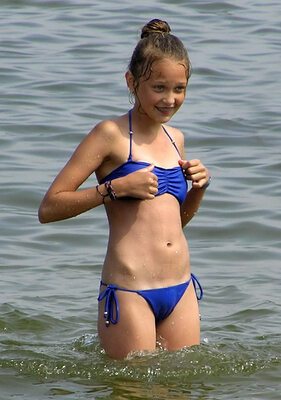 Picture tagged with: Skinny, Beach, Bikini, Blonde, Smiling, Cute, Tummy