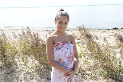 Photo cat&eacute;goris&eacute;e avec&nbsp;: Skinny, Beach, Brunette, Foxy Di - Nensi B - Medina U, MET Art, Mikhail Paramonov - Paromov, Russian, Senari, Sexy Wallpaper, Smiling, Cute, Safe for work