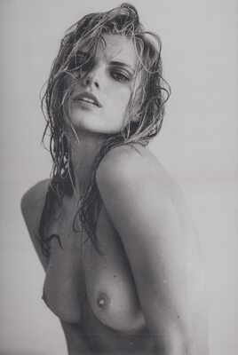 Photo catégorisée avec : Skinny, Black and White, Blonde, Maryna Linchuk, Belarusian, Boobs, Celebrity - Star, Cute, Eyes