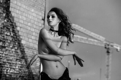 Photo catégorisée avec : Skinny, Black and White, Brunette, Igor Kuprianow, Irina Telicheva - Ирина Теличева, Russian, Sexy Wallpaper, Art, Cute, Tummy