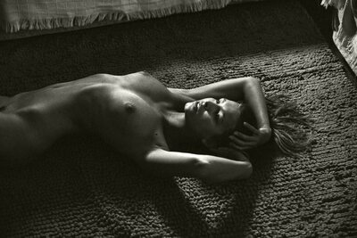 Photo catégorisée avec : Skinny, Black and White, Brunette, Jörg Billwitz, Marisa Papen, Port de Sant Miquel, Art, Belgian, Cute, Eyes, Sexy Wallpaper, Small Tits, Tummy