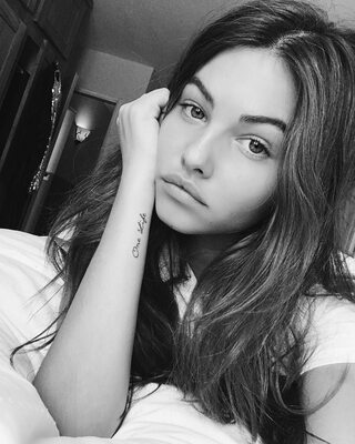 Photo catégorisée avec : Skinny, Black and White, Brunette, Thylane Blondeau, Celebrity - Star, Cute, Eyes, French, Safe for work, Tattoo