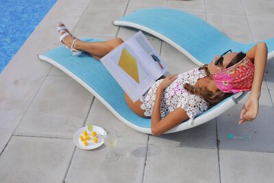 Photo cat&eacute;goris&eacute;e avec&nbsp;: Skinny, Blonde, Cafe Society, Katya Clover - Mango A, Legs, Russian, Sexy Wallpaper, katya-clover.com, Cute, Pool, Safe for work