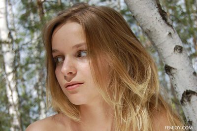 Photo catégorisée avec : Skinny, Blonde, Eyes, Femjoy, Georg, Lizel A - Conny - Maria Uralskaya -  Rebecca Peters, Nature, Russian, Sexy Wallpaper, Timberland, Close-up, Cute, Face, Safe for work