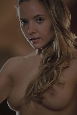 Photo catégorisée avec : Skinny, Blonde, Eyes, Intimate Experience, Katya Clover - Mango A, Russian, X-Art, Cute