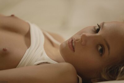 Photo catégorisée avec : Skinny, Blonde, Eyes, Katya Clover - Mango A, Knock On My Door, Russian, Sexy Wallpaper, X-Art, Cute, Face, Small Tits