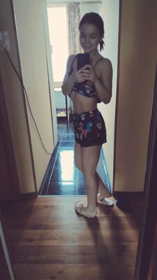 Photo catégorisée avec : Skinny, Brunette, Camgirl, Chaturbate, MeowMeowMay, OnlyFans, Mirror, Selfie