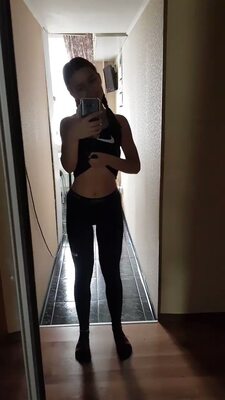 Photo catégorisée avec : Skinny, Brunette, Camgirl, Chaturbate, MeowMeowMay, OnlyFans, Selfie