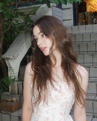 Photo catégorisée avec : Skinny, Brunette, Dasha Taran, Cute, Eyes, Russian, Safe for work