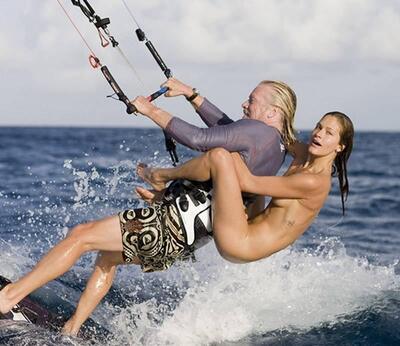 Photo catégorisée avec : Skinny, Brunette, Denni Parkinson, Richard Branson, Celebrity - Star, English, Kitesurf, Legs, South African, Sport