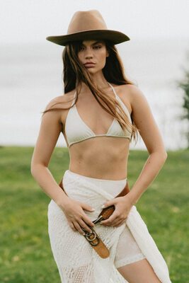 Photo cat&eacute;goris&eacute;e avec&nbsp;: Skinny, Brunette, Eyes, Hat, Russian, Veronika Safronenko - Vero Hanberg - verohanberg, Cute