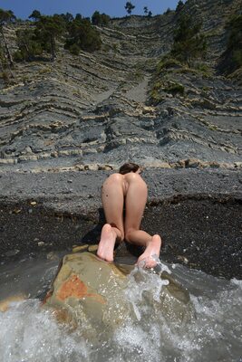 Photo cat&eacute;goris&eacute;e avec&nbsp;: Skinny, Brunette, Foxy Di - Nensi B - Medina U, MET Art, Mikhail Paramonov - Paromov, Nature, Nyuso, Russian