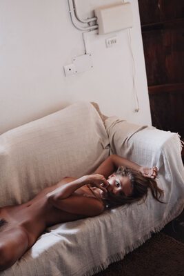 Photo catégorisée avec : Skinny, Brunette, Jörg Billwitz, Marisa Papen, Port de Sant Miquel, Art, Belgian, Cute, Eyes, Small Tits, Tummy