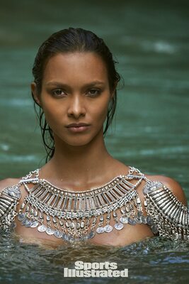 Photo catégorisée avec : Skinny, Brunette, Lais Ribeiro, Sports Illustrated, Bikini, Brazilian, Celebrity - Star, Cute, Nature