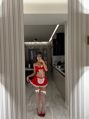 Photo catégorisée avec : Skinny, Brunette, Lera Buns - Valeriia Makusheva - Valeria Titova, Cute, Eyes, Legs, Lingerie, Mirror, Russian, Selfie, Tummy