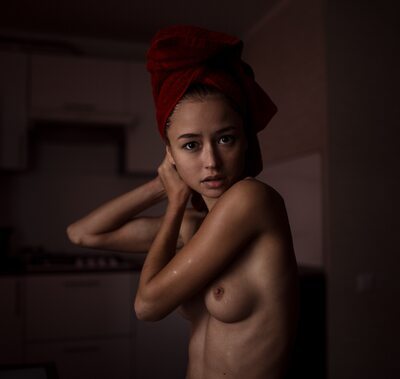 Photo catégorisée avec : Skinny, Brunette, Roman Filippov, Art, Cute, Eyes, Shy, Small Tits