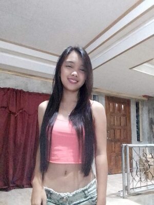 Photo catégorisée avec : Skinny, Brunette, Shein28, Cute, Filipina, Smiling, Tummy