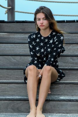 Photo catégorisée avec : Skinny, Brunette, Thylane Blondeau, Celebrity - Star, Cute, French, Legs, Safe for work