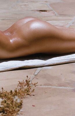 Photo catégorisée avec : Skinny, American, Delilah Summer Parillo, Henrik Purienne, Ass - Butt, Oiled